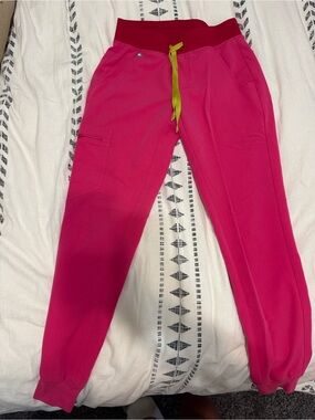 Figs shocking pink Zamora joggers XXS